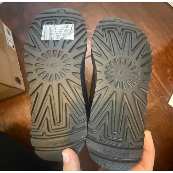 UGG Mini Bailey Bow II Black Suede Shearling Boots Women’s Size 7 New in Box - Picture 4 of 7